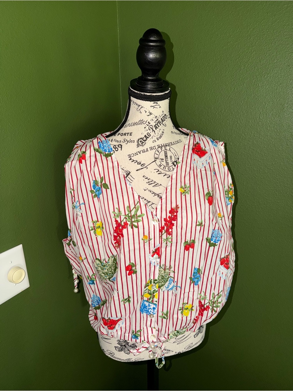 Women’s Red & White Striped Floral Tie-Front Blouse